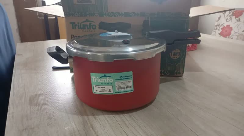 foto de Panela De Pressão 7 Litros Fechamento Externo Cinza