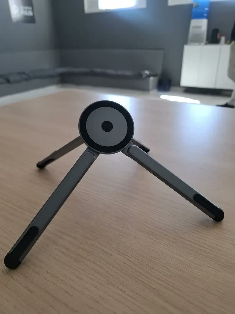foto de Suporte Magnético De Mesa Portáti Para Notebook E Celular Preto