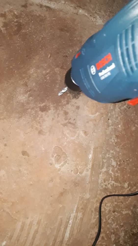 foto de Chave de fenda elétrica Bosch GSB 550 RE 550W 13 mm, furadeira de impacto + acessório com caixa de papelão