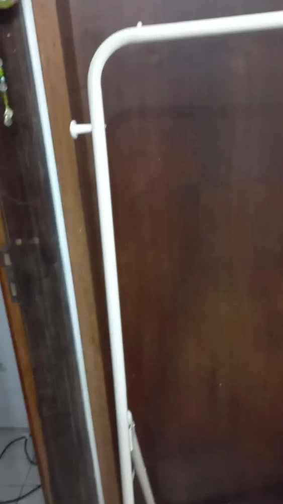 foto de Cabideiro De Chão Arara De Roupas Com Cesto Aço 60cm Bilimo
