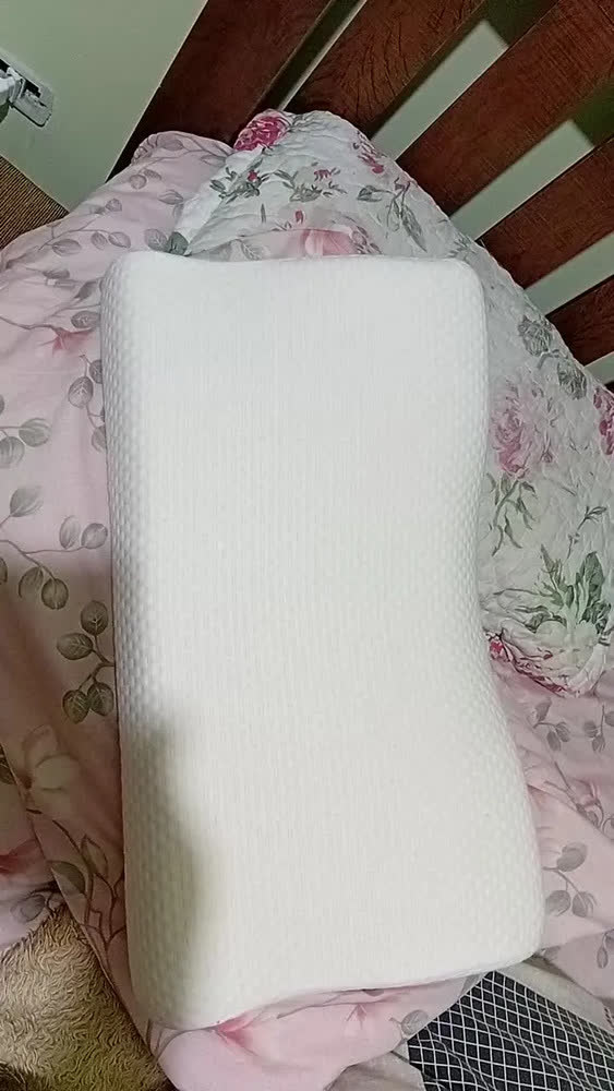 foto de Travesseiro Cervical de Espuma Viscoelástica com Carvão Ativado, Para Alívio da Dor no Pescoço e Coluna