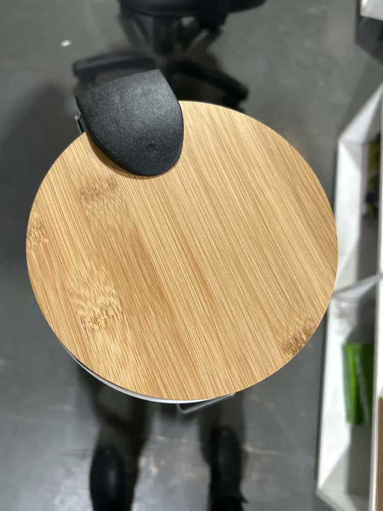 foto de Lixeira Branca Para Banheiro 3l Redonda Em Aço Inox Cor Branco Tampa Bambu Casa Cozinha Banheiro Cesto Removível Com Pedal VIVATUTTO