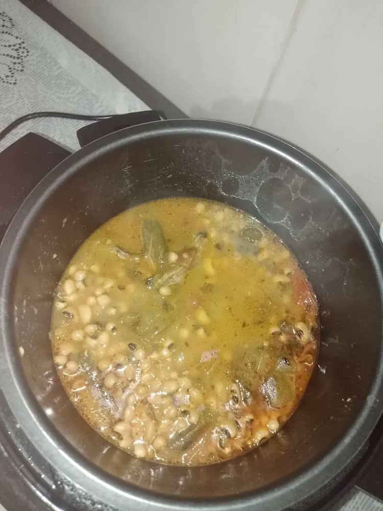 foto de Panela De Pressão Elétrica Pe-47 Pratic Cook 700w Mondial Inox Com Preto