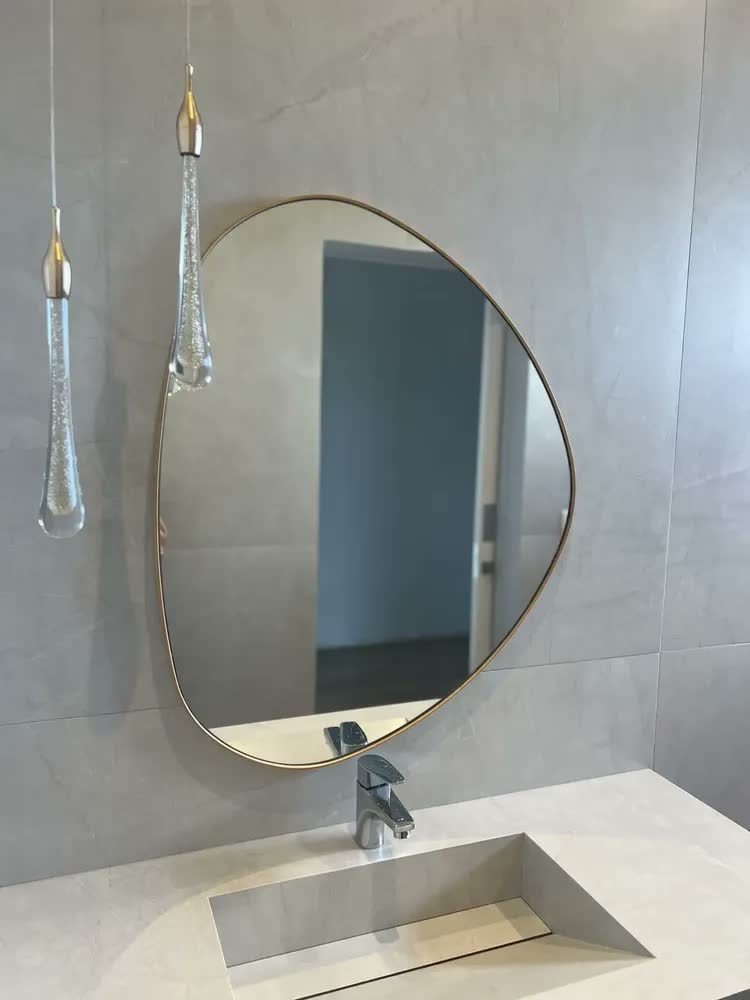 foto de Espelho Decorativo Organico Com Borda Em Lamina De Madeira Sumauma M