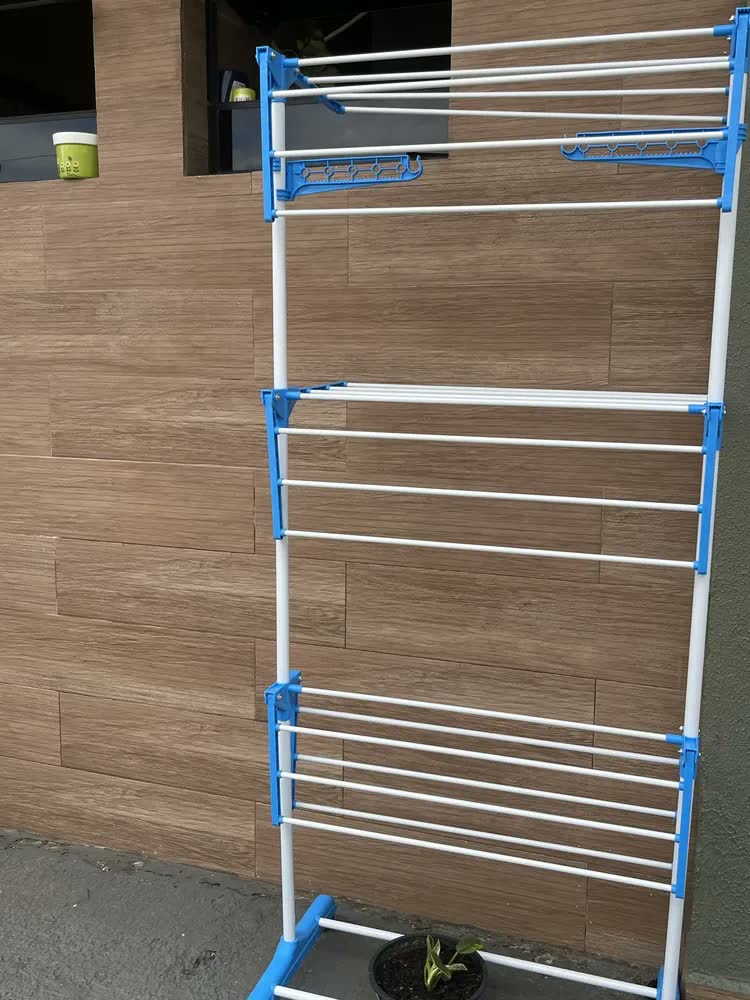 foto de Varal De Chão Nautilus Ocean Portátil Com 3 Andares Compacto Dobrável Vertical Para Roupas Preto
