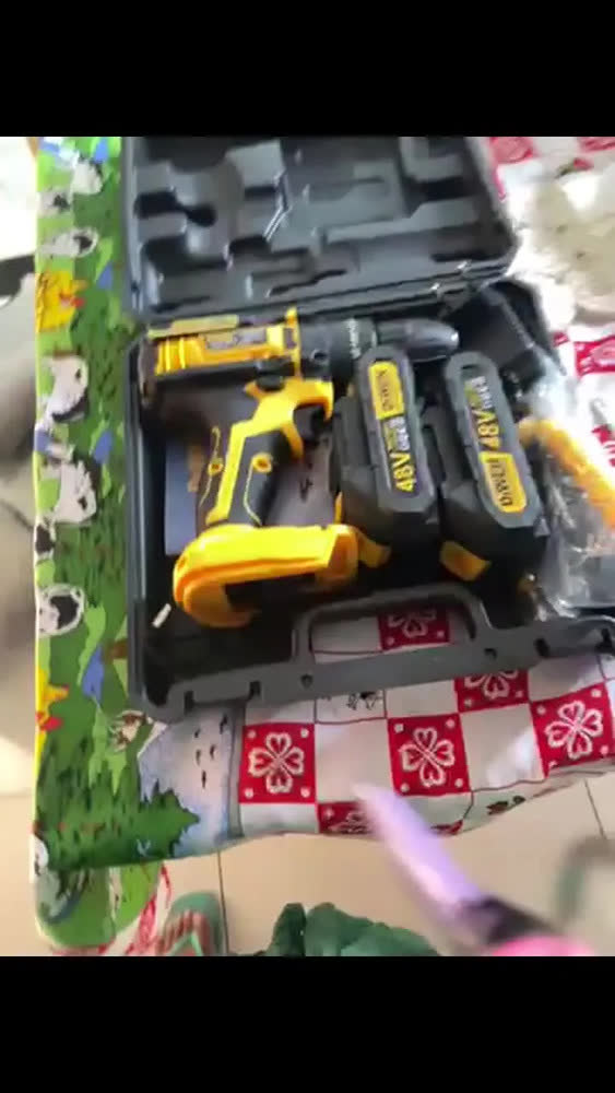 foto de Parafusadeira Furadeira 48v Profissional 2 Baterias Sem Fio Amarelo - Dewen
