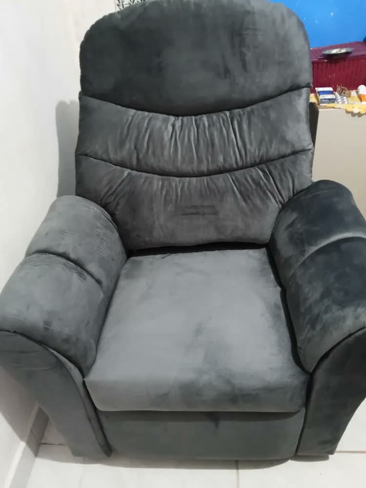 foto de Poltrona Cadeira Reclinável Papai E Mamãe Com Encosto Confortável Retrátil Para Sala De Descanso E Amamentação Cor Cinza Newllar