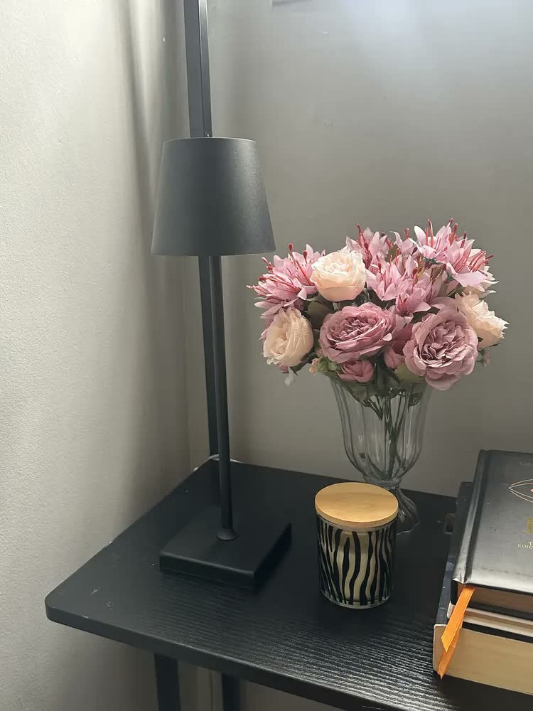 foto de Abajur Mesa Luminária Led Touch 3 Cor Candeeiro Recarregável Cúpula Preto Estrutura Preto