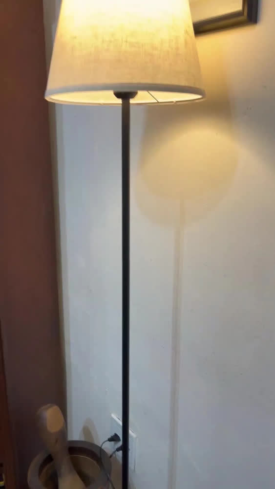 foto de Luminária de Chão em Metal Preto,abajur de chão , com Cúpula de Tecido Branca e Altura Ajustável, Tieesa L011