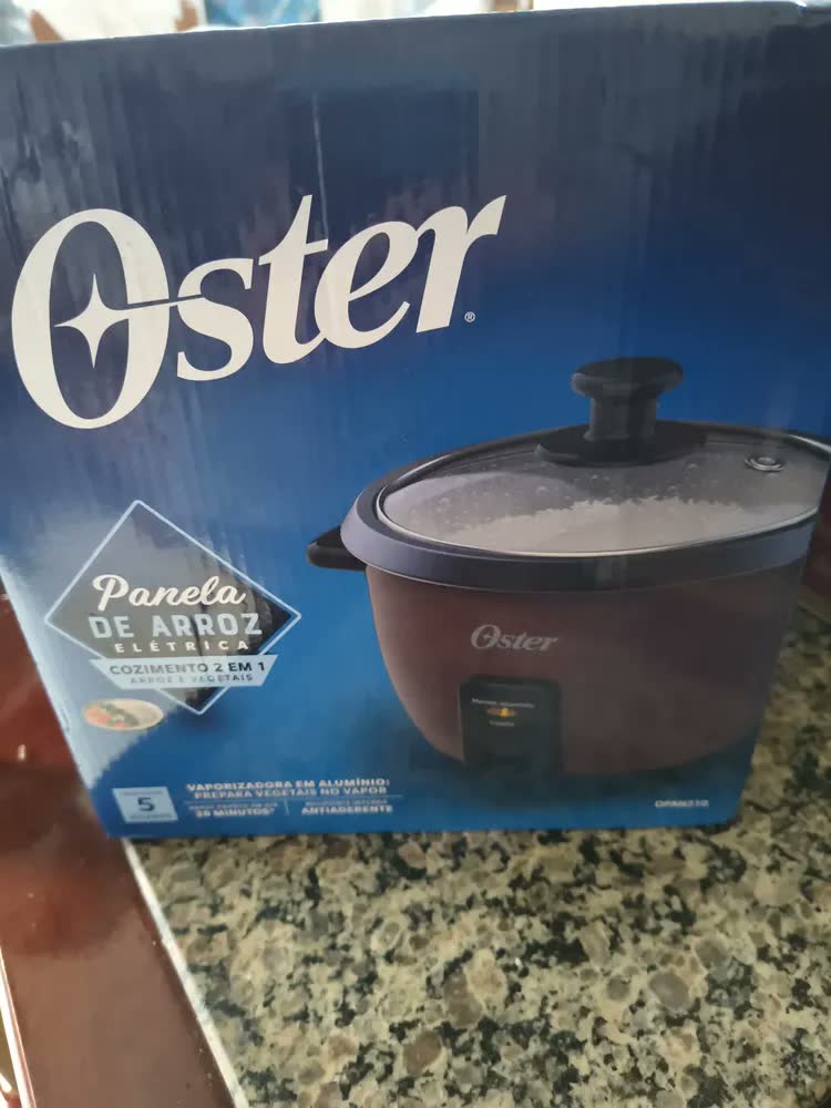 foto de Panela Elétrica De Arroz 1l Oster Bordô Opan310 Bordô