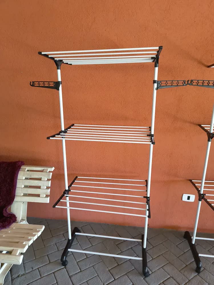 foto de Varal De Chão Dobrável 3 Andares Inox Com Roda Suporta 30kg Preto