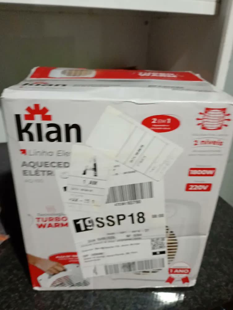 foto de Aquecedor Elétrico Aq100 Com Ventilador Potência De 1800w Função Turbo Warm Branco Kian