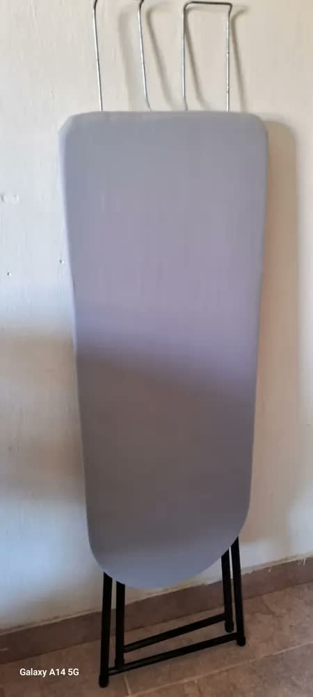 foto de Mesa Tabua De Passar Roupa Tecido Térmico Cor Preto Lisa