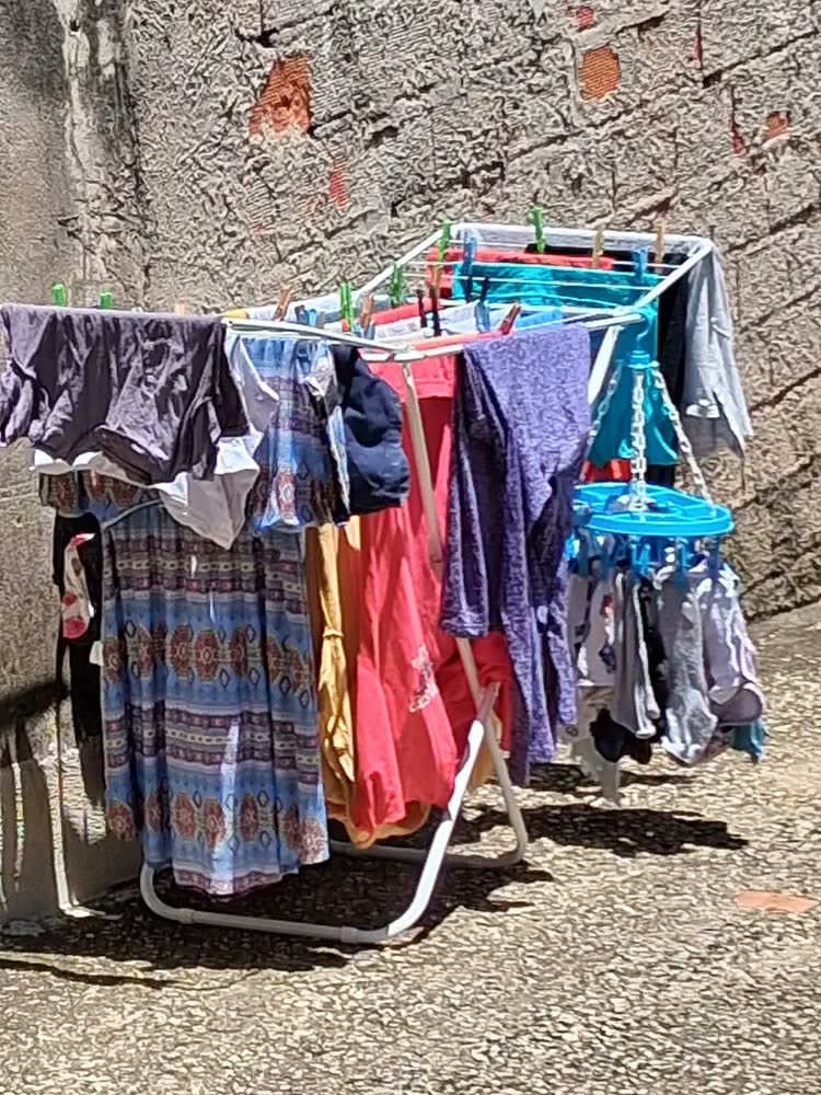 foto de Varal Roupa Chão Com Abas Grande 20kg Retrátil Dobrável Cor Branco