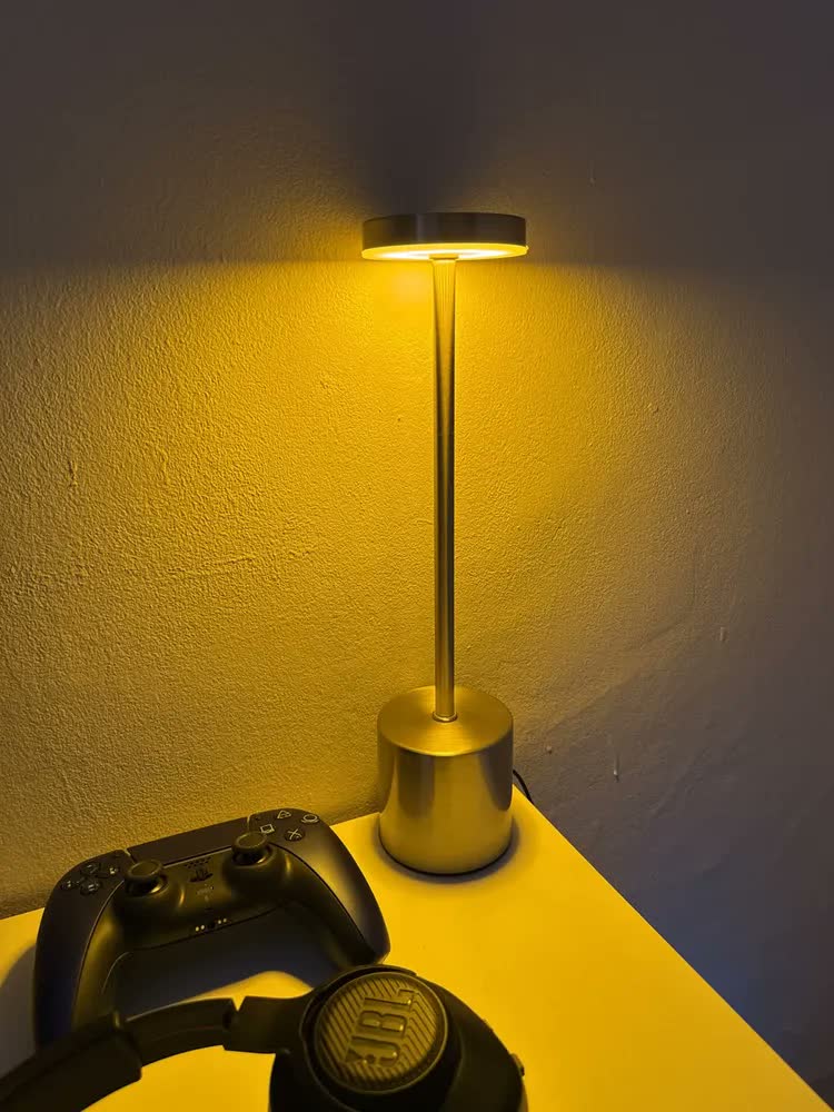 foto de Luminária de Mesa Discove Recarregável Touch, Sem Fio e Com 3 Cores de Luz LED