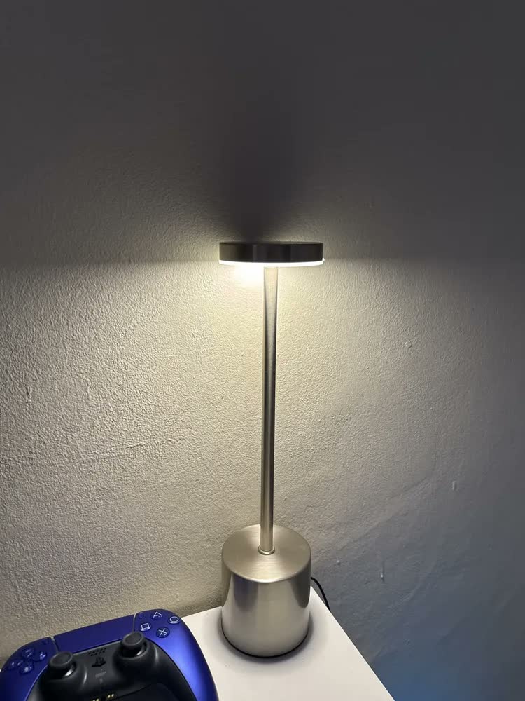 foto de Luminária de Mesa Discove Recarregável Touch, Sem Fio e Com 3 Cores de Luz LED
