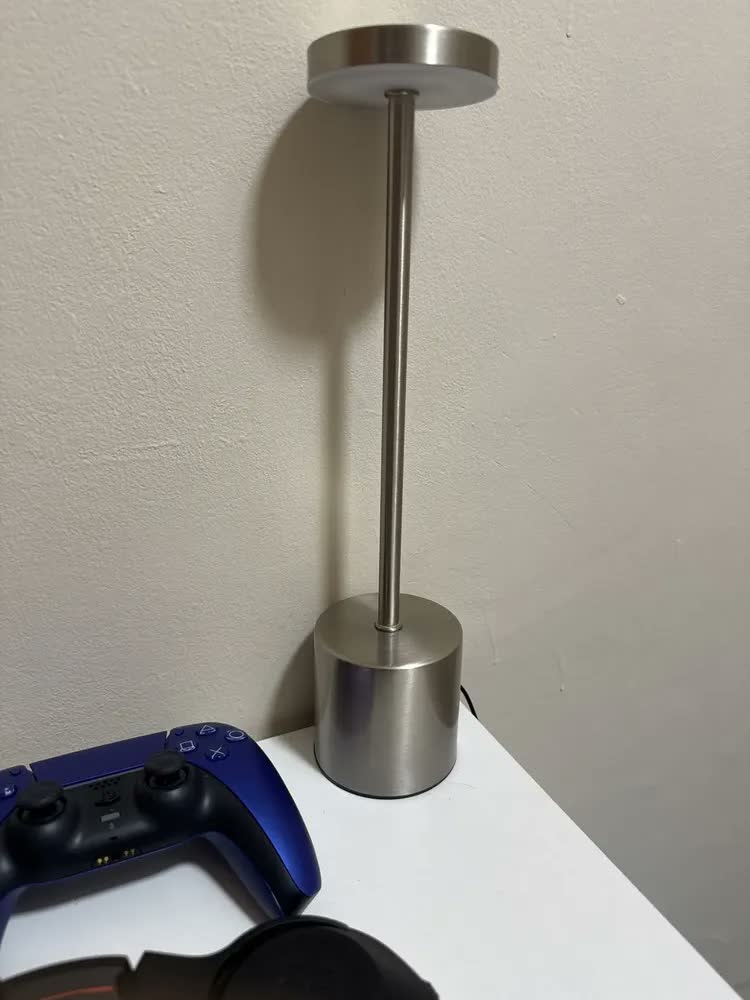 foto de Luminária de Mesa Discove Recarregável Touch, Sem Fio e Com 3 Cores de Luz LED