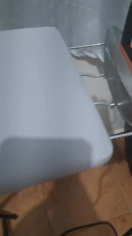 foto de Mesa Tabua De Passar Roupa Tecido Térmico Cor Branco Lisa