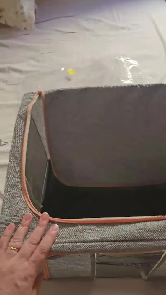 foto de Caixa Organizadora Dobrável Oenon para Roupas e Edredons com Alças e Visor – Bege