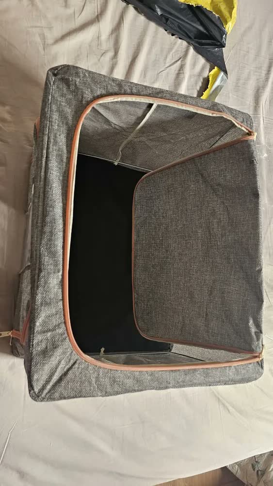 foto de Caixa Organizadora Dobrável Oenon para Roupas e Edredons com Alças e Visor – Bege