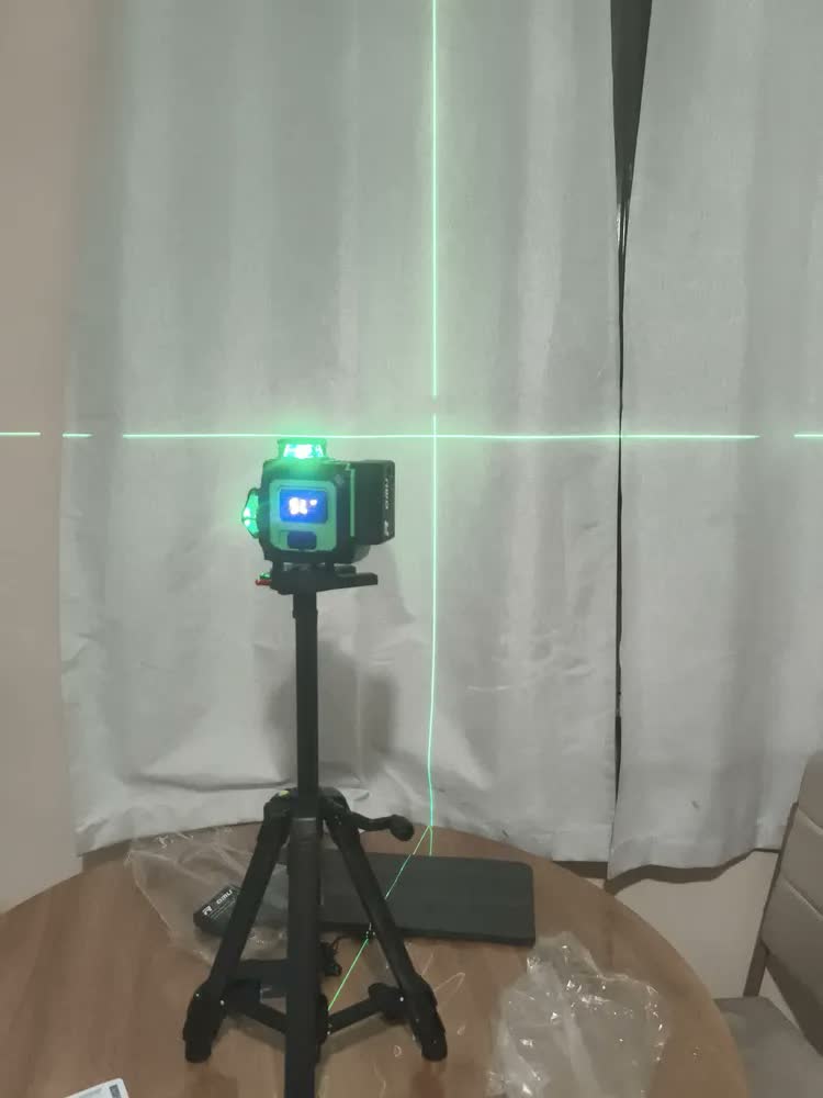 foto de Nivel Laser Verde 16 Linhas 360° Autonivelante 4d 30m + 2 Baterias + 1m Tripé