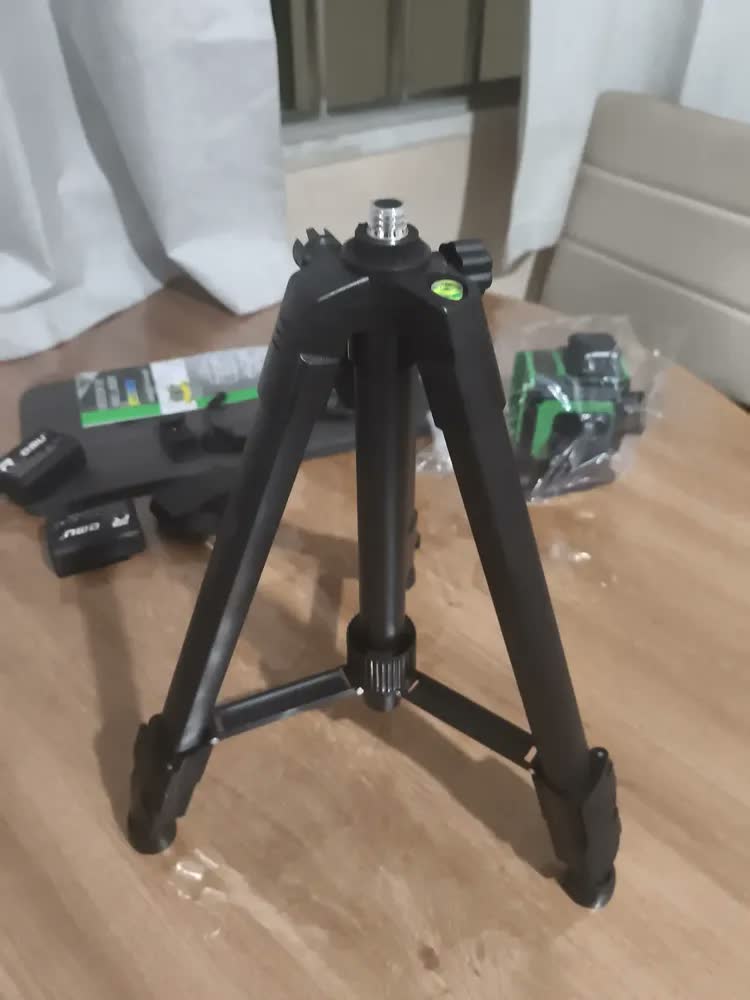 foto de Nivel Laser Verde 16 Linhas 360° Autonivelante 4d 30m + 2 Baterias + 1m Tripé
