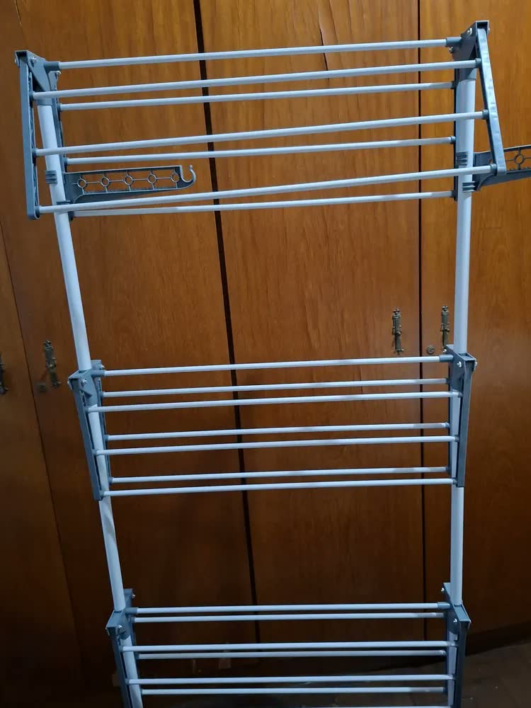 foto de Varal De Chão 3 Andares Dobrável Retrátil Aço Com 4 Rodas Azul Resistente Multiuso Grande Para Roupas Vertical Compacto Fácil Montagem Alta Capacidade Secagem Prático Astronova Preto