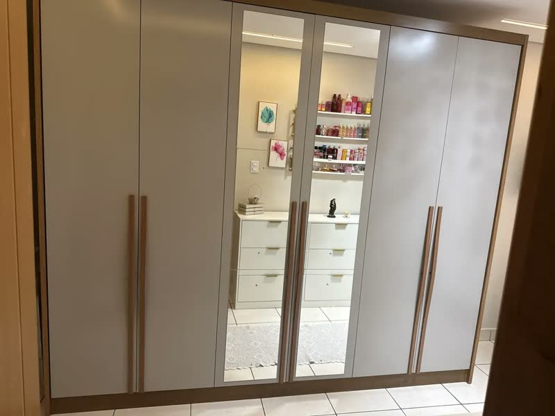 foto de Guarda-Roupa Casal Reno de MDF com 6 Portas, 6 Gavetas e Espelho