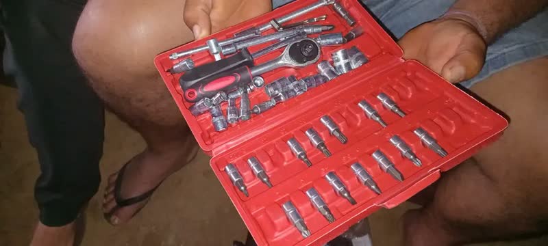 foto de Kit 58 Ferramentas Aço Cr-v Jogo Catraca Reversível Soquete 46pcs + 12 Chaves Combinadas Boca Estrela Cromo Vanádio Xcolds