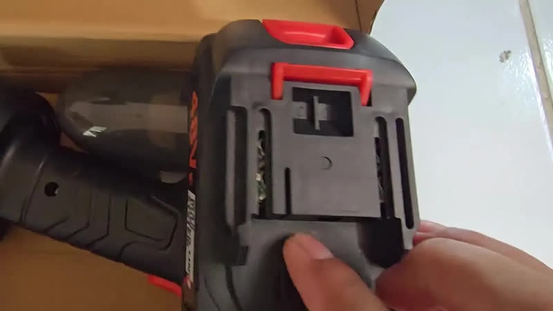 foto de Aspirador De Pó Portátil Com Bateria 48v Recarregável Preto