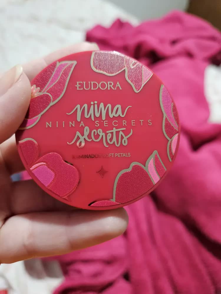 foto de Eudora Niina Secrets Iluminador Soft Petals 3g