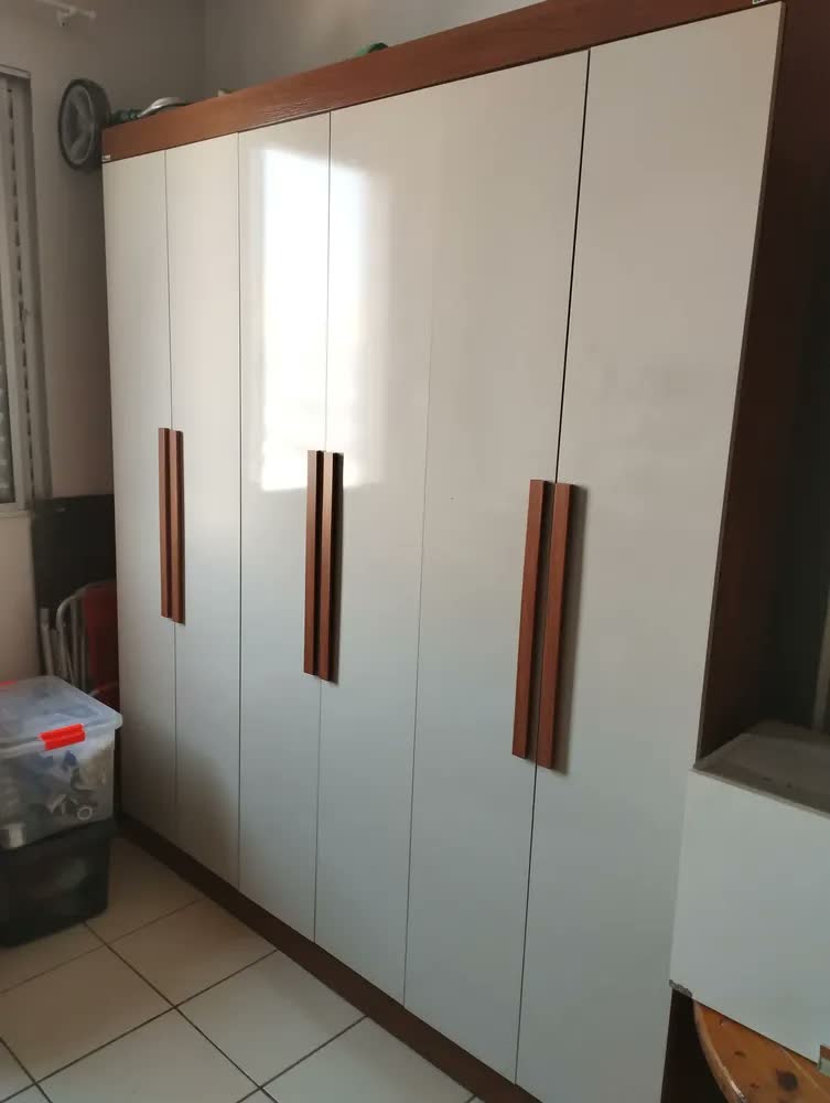 foto de Guarda-roupa Casal Odisseia 6 Portas Cinamomo/off White - 58 Bege Claro