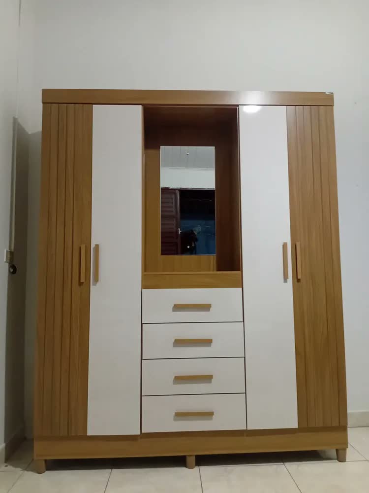 foto de Guarda Roupa Atenas Quarto Casal 4 Portas 4 Gavetas Espelho Freijó Com Off White