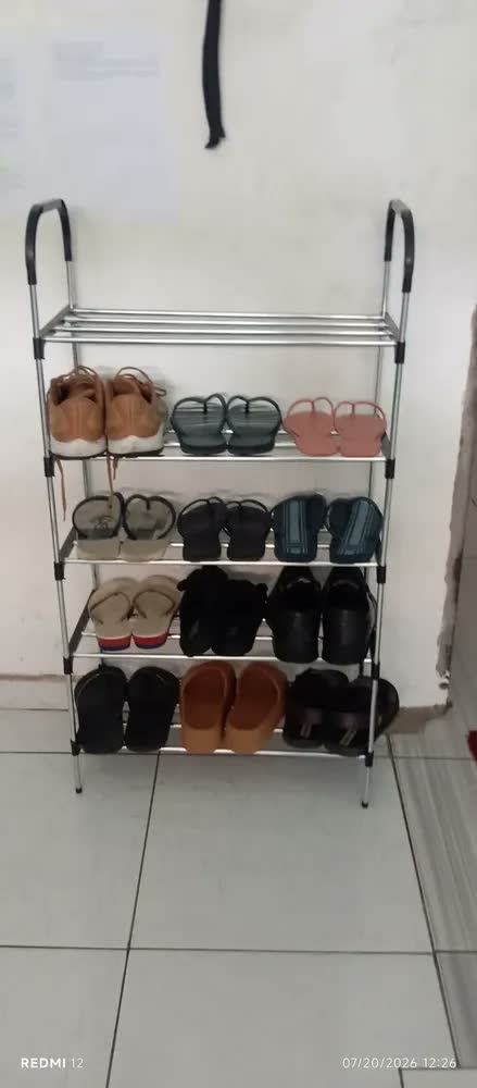 foto de Sapateira Vertical Cobbe de Aço Inoxidável para 15 Pares Prateada