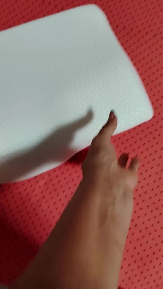 foto de Travesseiro Cervical Alivio Dores No Pescoço Ombros E Coluna Travesseiro Viscoelástico Branco