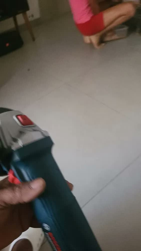 foto de Esmerilhadeira Lixadeira Angular Profissional Bosch Gws700 710w + Jogo De Soquetes 40 Peças Discos E Acessórios