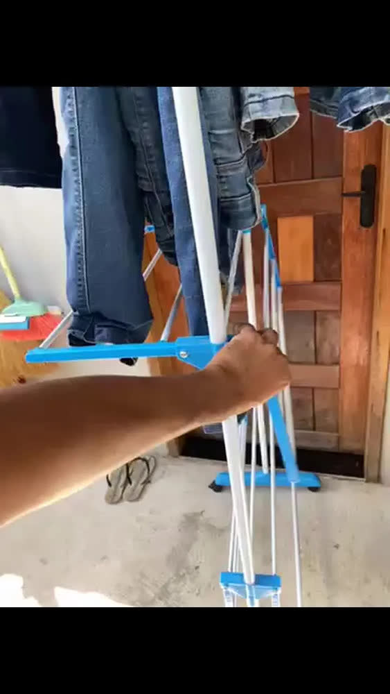 foto de Varal De Chão Grande Com Abas Apartamento Roupa Vertical Cor Azul