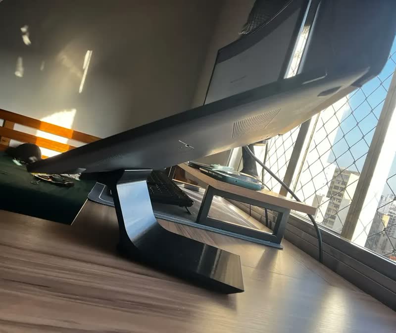 foto de Suporte Notebook Universal Laptop Suspender Apoio Levantar Ergonômico Ventilado Resistente Minimalista Preto
