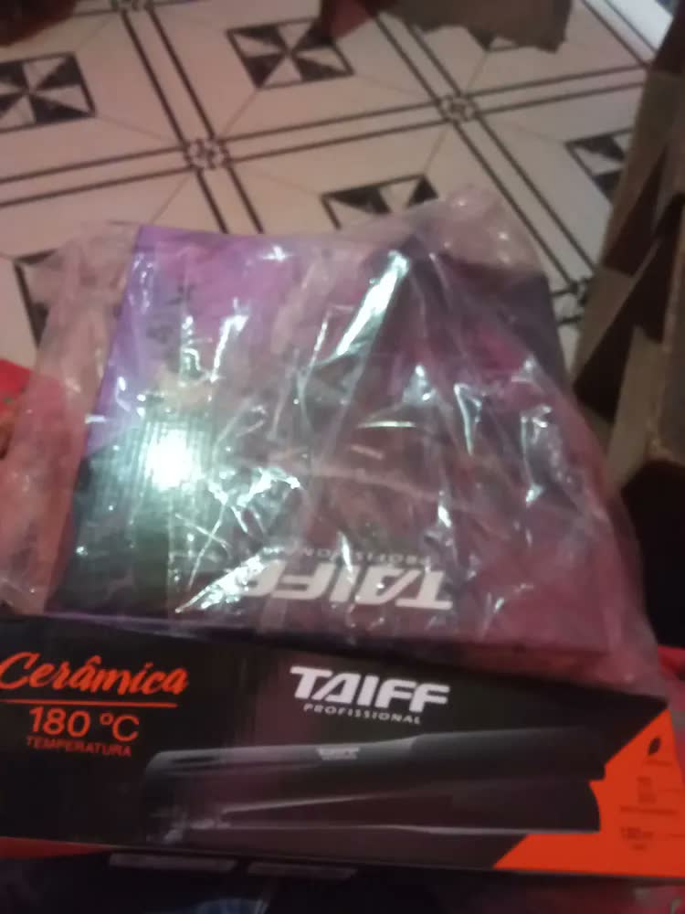 foto de Kit Taiff Secador Easy 1700w + Prancha Cerâmica 180°c