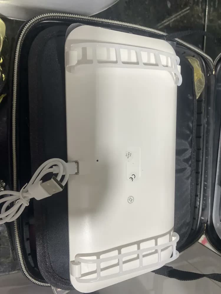 foto de Espelho Com Led Para Carro Maquiagem Recarregável 3 Cores