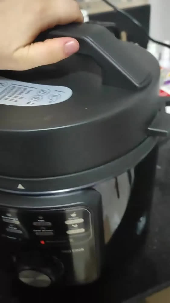 foto de Panela de Pressão Elétrica Elgin Fast Cook 4L 900W Preta