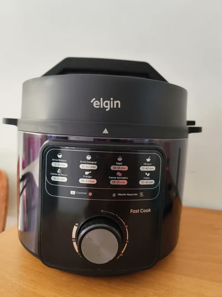 foto de Panela de Pressão Elétrica Elgin Fast Cook 4L 900W Preta