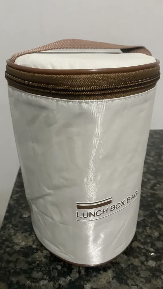 foto de Kit de 3 Marmitas Térmicas Inox com Bolsa Térmica mantém comida Quente E Fria de Seis a Oito horas fácil transporte com vedação segura fácil de limpar e mantem organizado para seus filhos levarem lanc