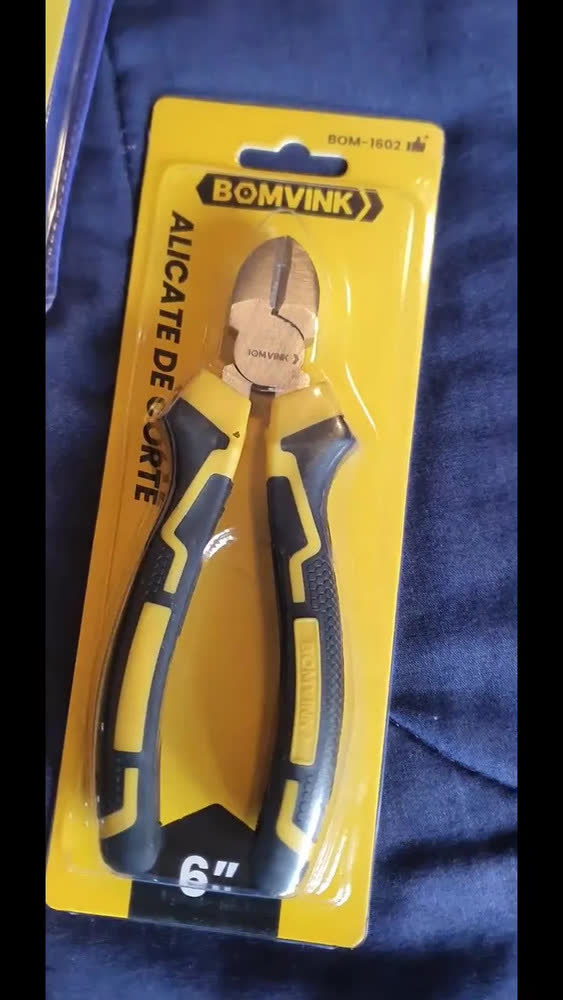 foto de Kit Jogo Alicate + Conjunto Chave Fenda E Testador Voltagem Preto E Amarelo