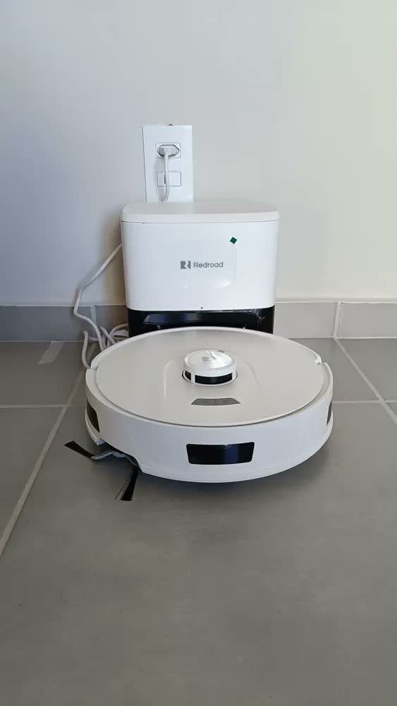 foto de Robô Aspirador Passa Pano Redroad R11 Inteligente Automático Com Mapeamento Wi-Fi Estação Autolimpante 3 Em 1