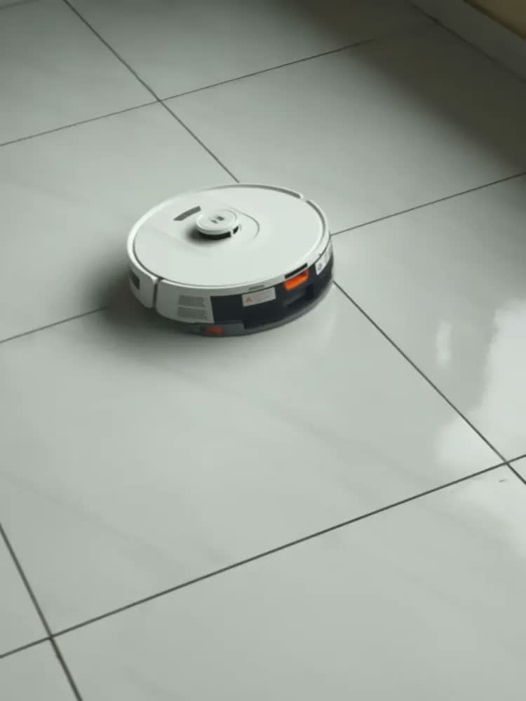 foto de Robô Aspirador Passa Pano Redroad R11 Inteligente Automático Com Mapeamento Wi-Fi Estação Autolimpante 3 Em 1