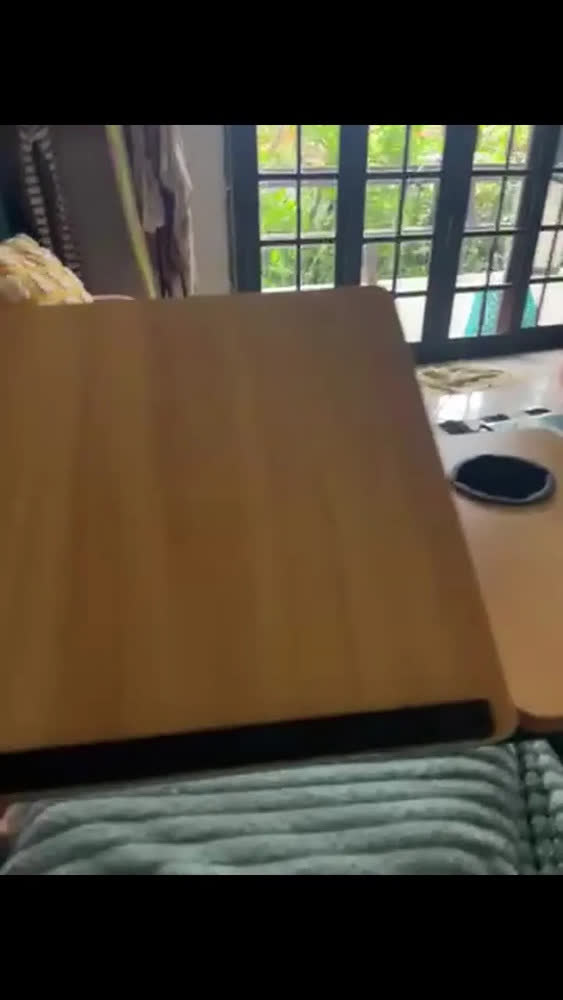 foto de Mesa Suporte Dobrável Para Notebook Até 17 Pol Cama Sofá Em Mdf E Aço Preta Com Porta-copos E 5 Níveis De Inclinação