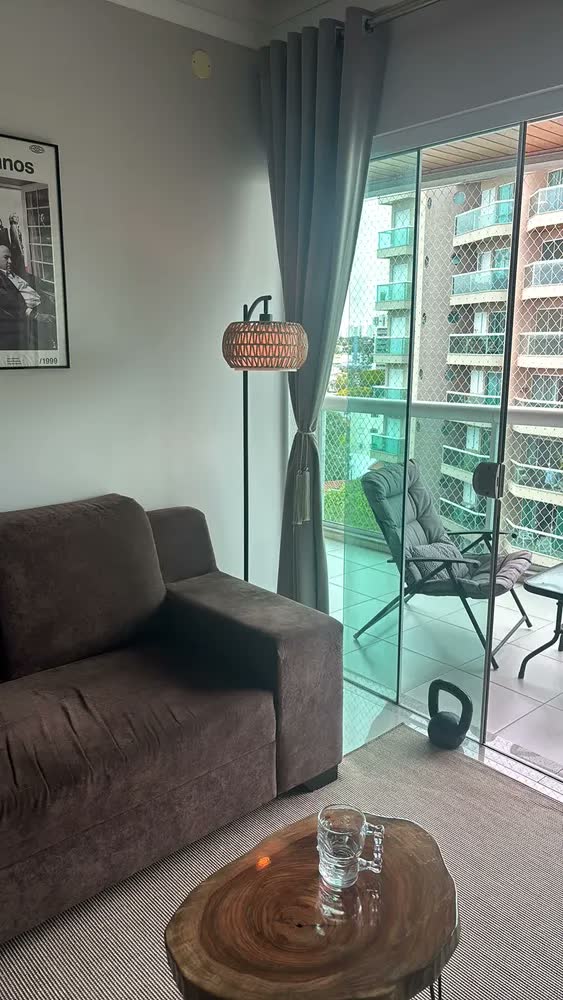 foto de Luminaria Chao Piso Abajour Preta Minimalista Madeira Palha Com Cupula Para A Sala Quarto Escritorio