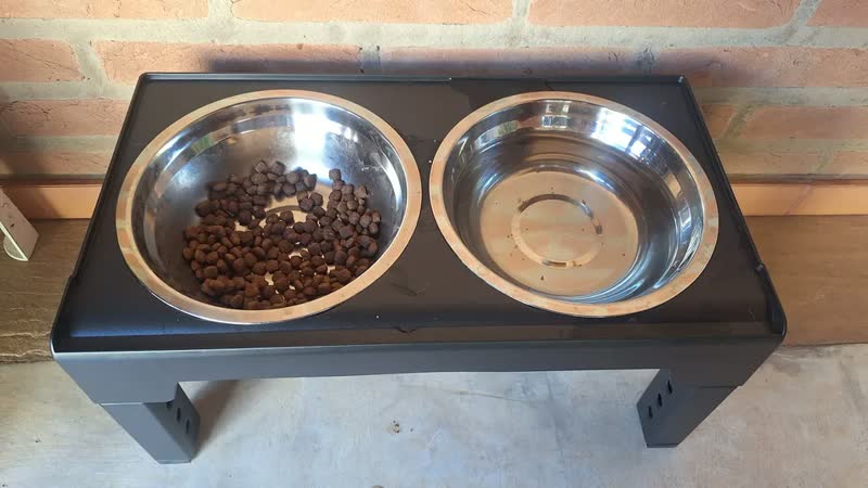 foto de Comedouro Bebedouro para cachorro caes pets elevado Duplo inox tijela antiderrapante com regulavel com aço inoxidável para buldogue com ajuste de altura suporte 8cm 31cm com Proteção contra respingos
