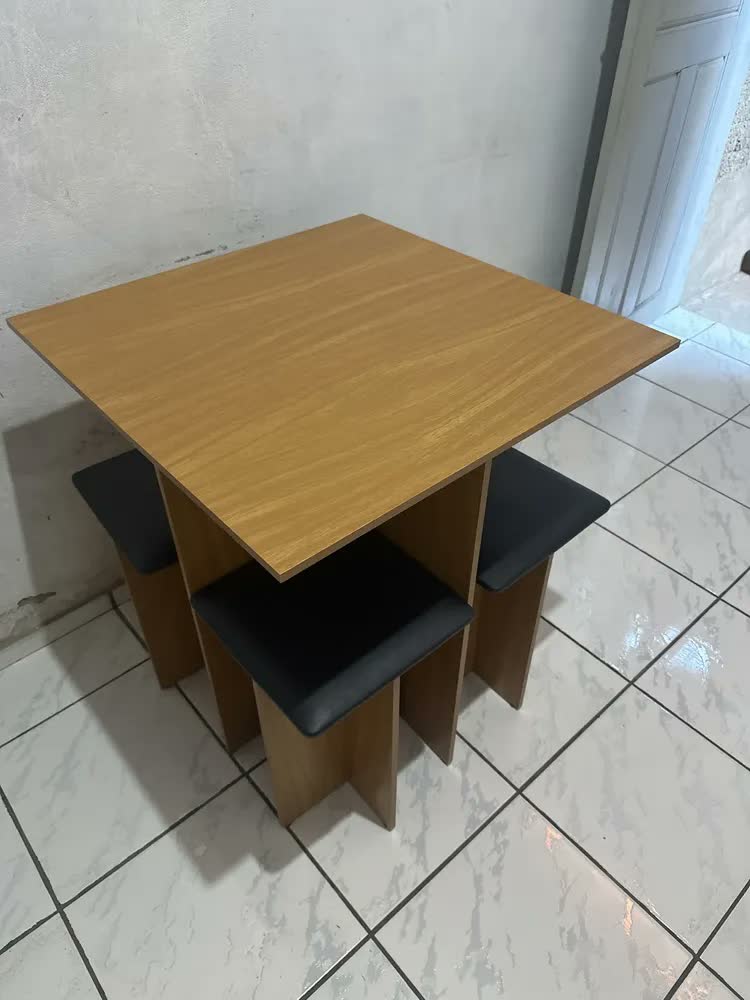 foto de Conjunto Kit Sala de Jantar Mesa Gabriela Quadrada Com 4 Cadeiras Design Moderno Compacto Cozinha Cor Freijó Black